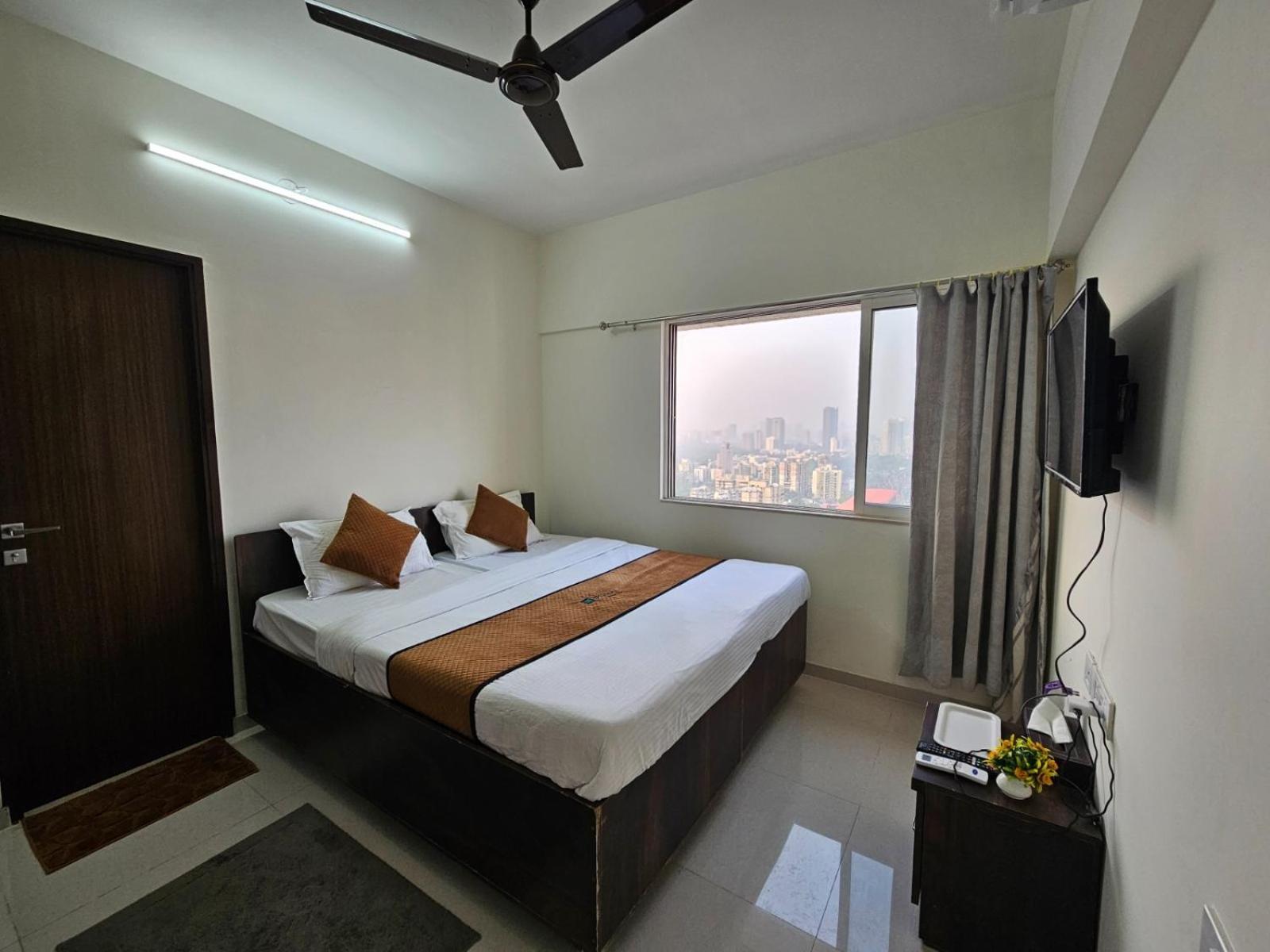Pinaki Comfort Malad * Bombaj